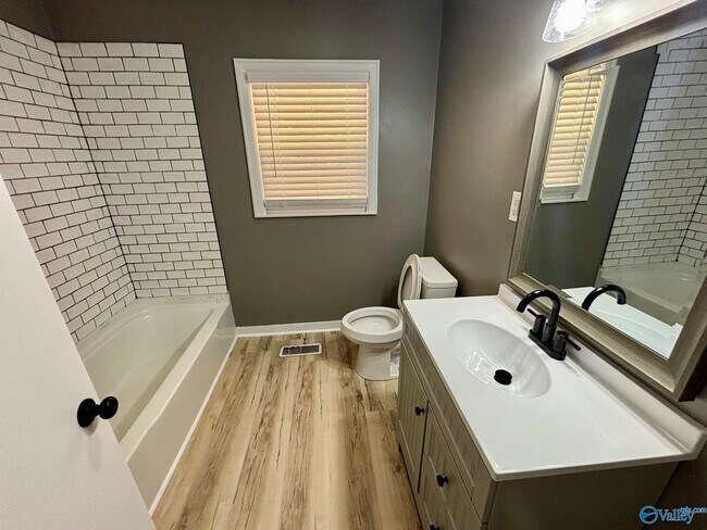 Building Photo - 17456 Lucas Ferry Rd