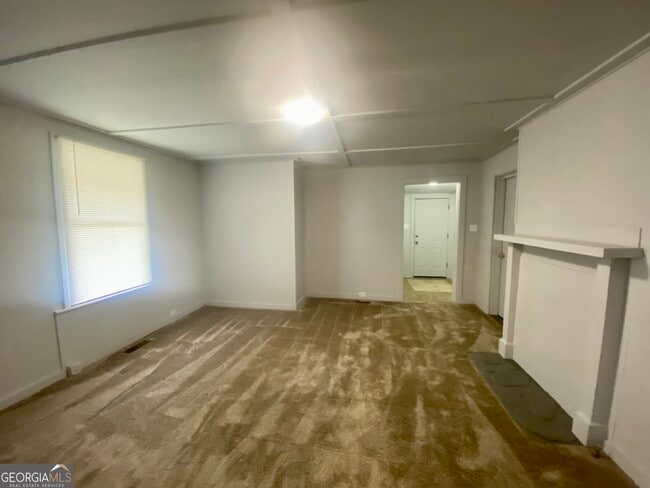 Building Photo - 914 Greenville St