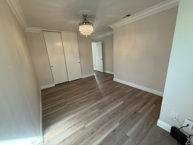 Building Photo - 328 Flaming Oak Dr