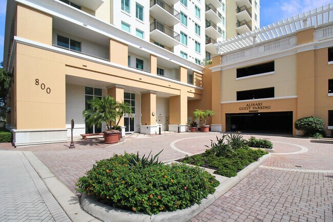 Building Photo - 800 N Tamiami Trl