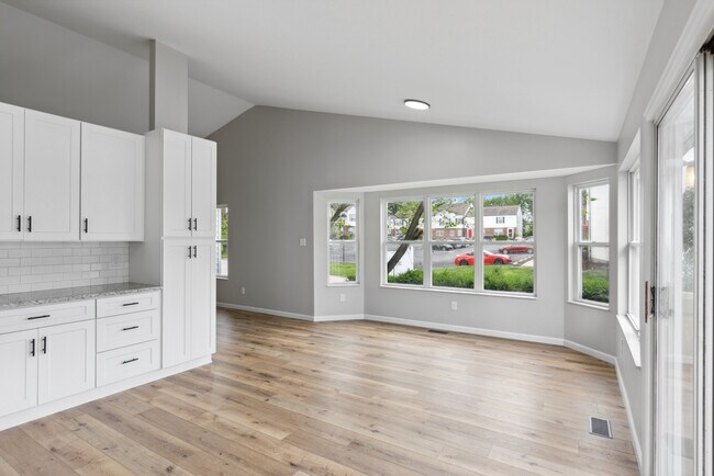 Building Photo - 103 Village Circle Dr