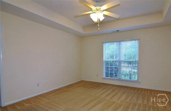 Building Photo - 75 Oak Ridge Cir