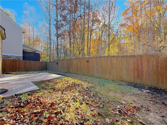 Building Photo - 636 Royal Crest Ct