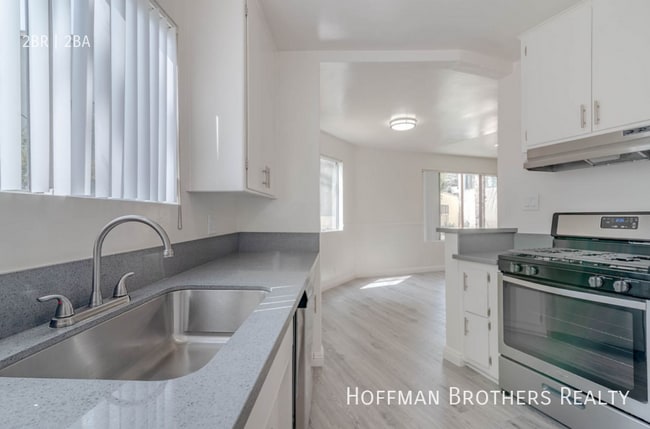 Building Photo - 8556 Cashio St