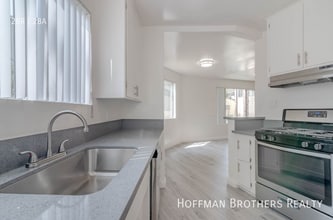 Building Photo - 8556 Cashio St