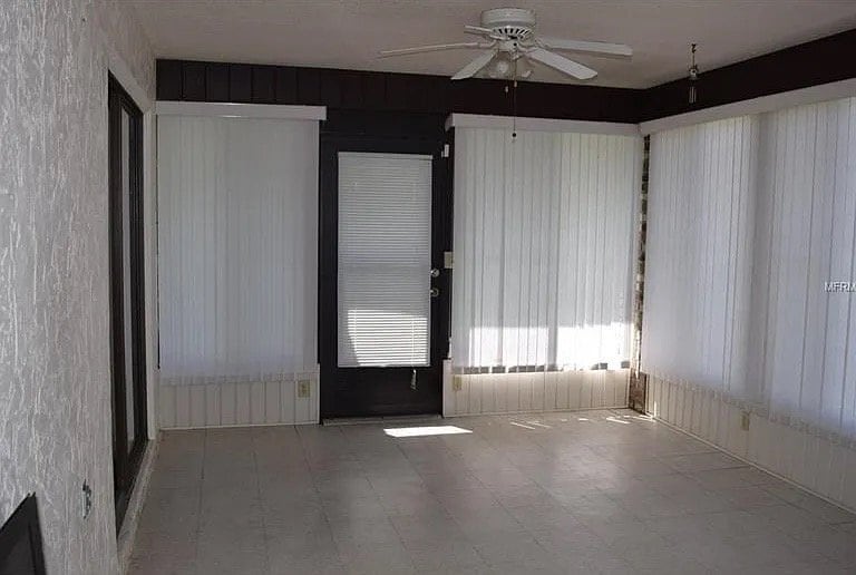 Building Photo - 702 Leeward Dr