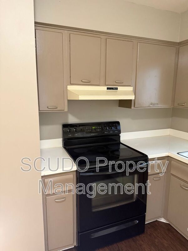 Building Photo - 9307 Ballentine St
