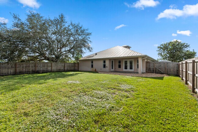 Building Photo - 5029 SE Jack Ave