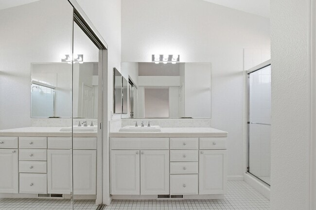 Building Photo - Desirable North Napa 3 Bed Single-Family Home