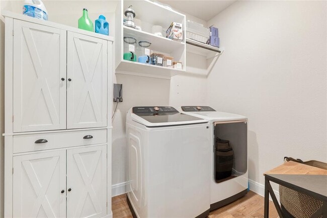 Building Photo - 212 Gary Wayne Dr