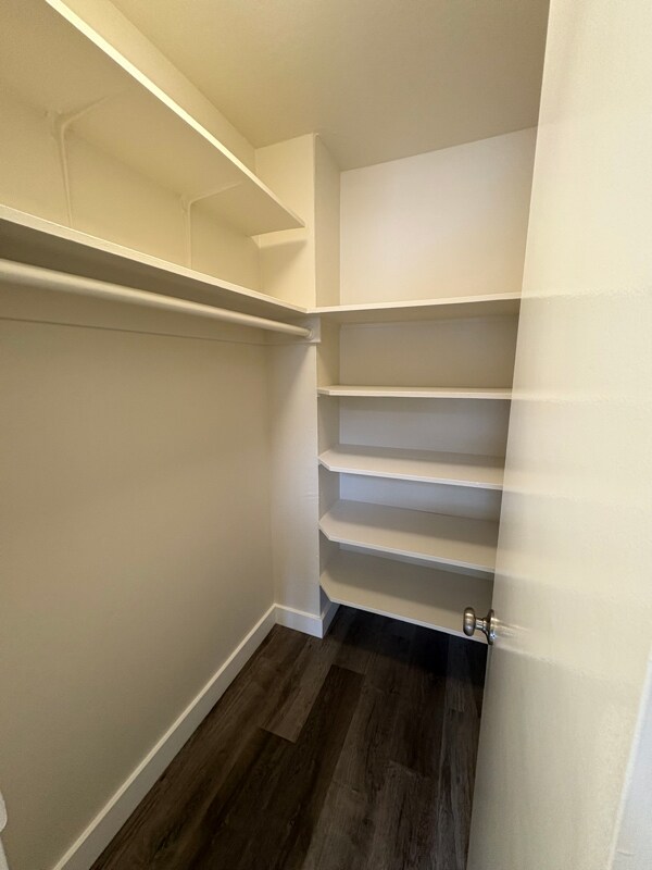 Building Photo - 16 S Knoll Rd