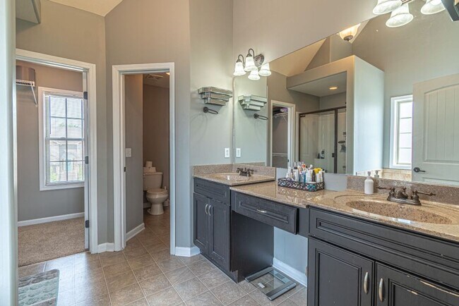 Building Photo - 1161 Chinook Cir