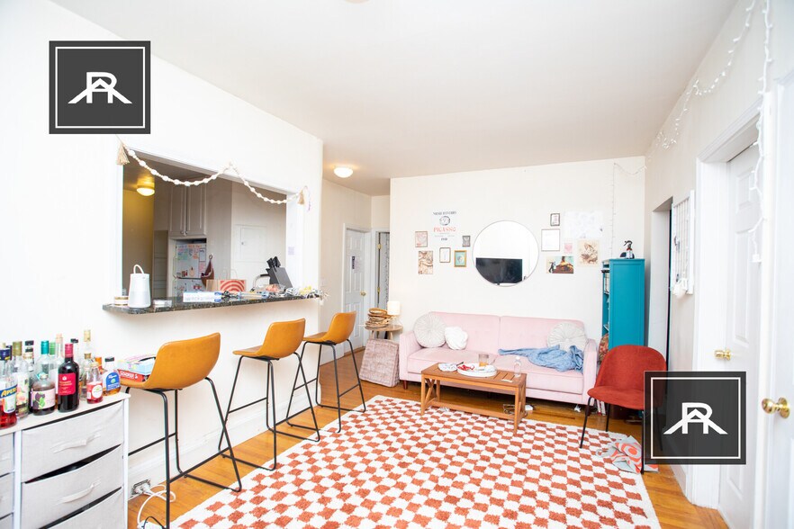 Building Photo - 62 Egmont St