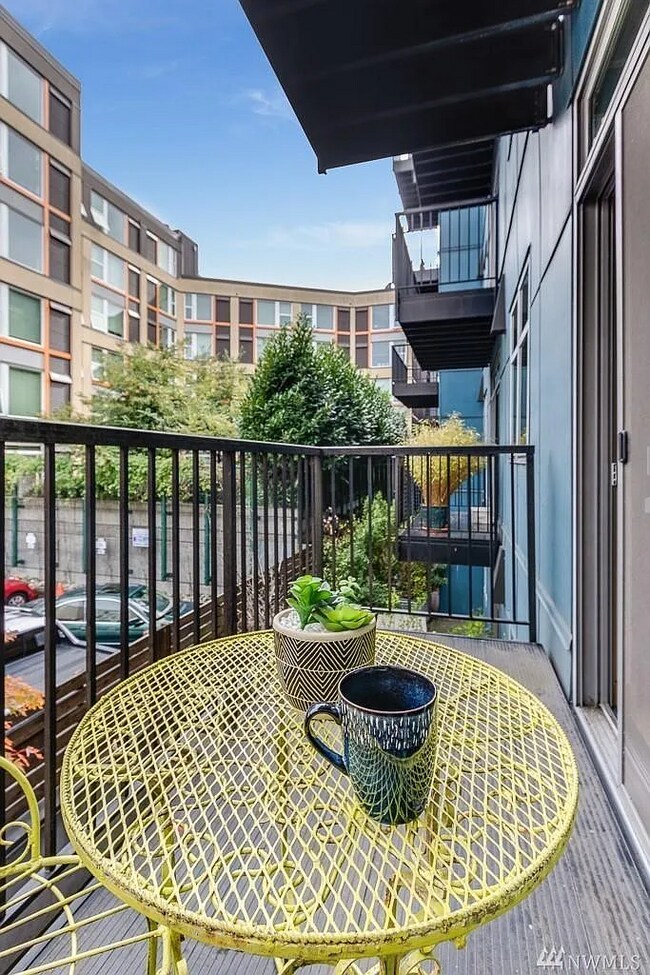 Balcony - 1414 12th Ave