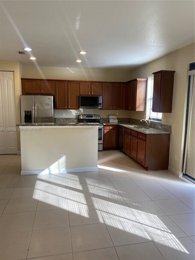 Building Photo - 9614 Waterview Way