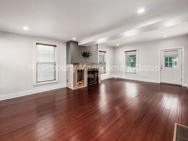 Building Photo - 451 S 22nd St