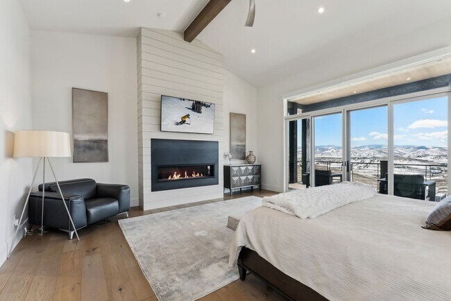 Building Photo - 3450 Ridgeway Dr