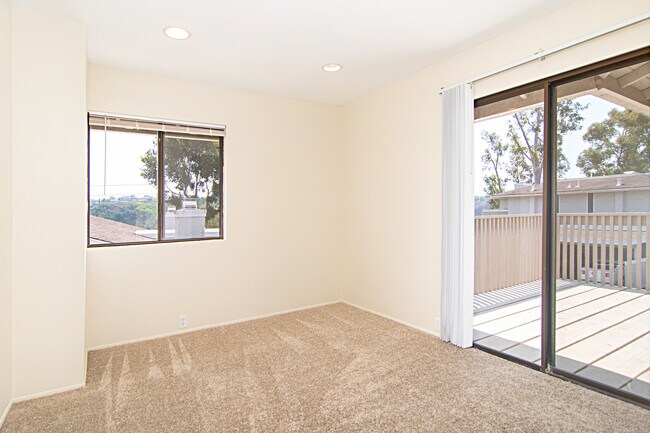 Building Photo - 3987 Camino Lindo
