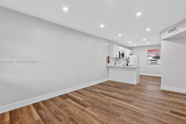 Building Photo - 4801 NW 33rd Ave