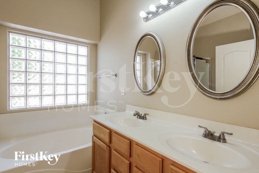 Building Photo - 2405 N 128th Dr