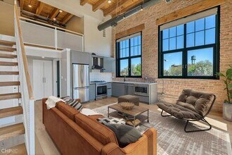 Building Photo - 1 bedroom in Chicago IL 60642