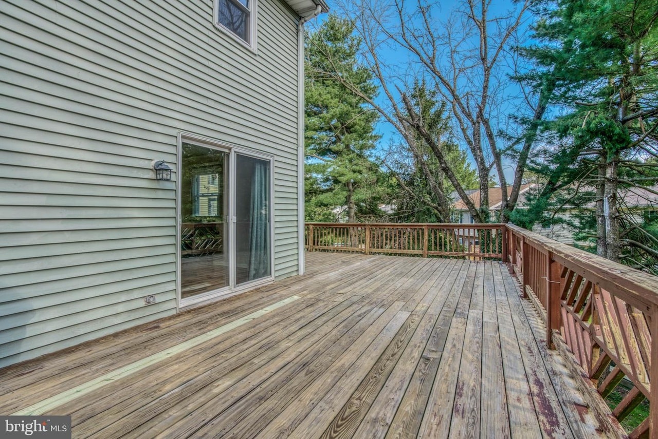 Building Photo - 9909 Maidbrook Rd