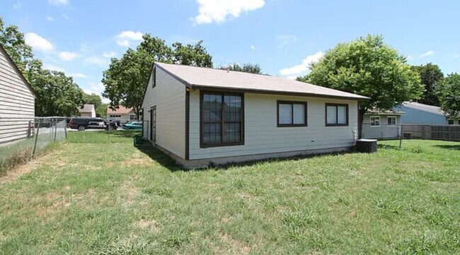 Building Photo - 4071 Gallery Sun Dr