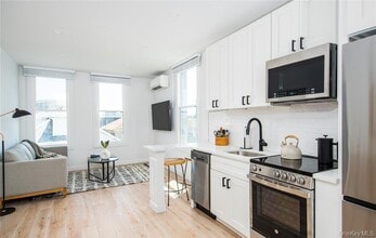 Building Photo - 108-09 Rockaway Beach Dr