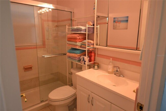 Building Photo - 1712 Suffolk Dr