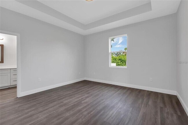 Building Photo - 13335 Holtville Ave