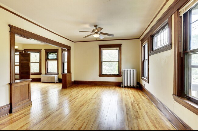 Building Photo - 3302 Harriet Ave