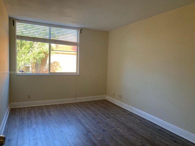 Building Photo - 10725 Cleary Blvd