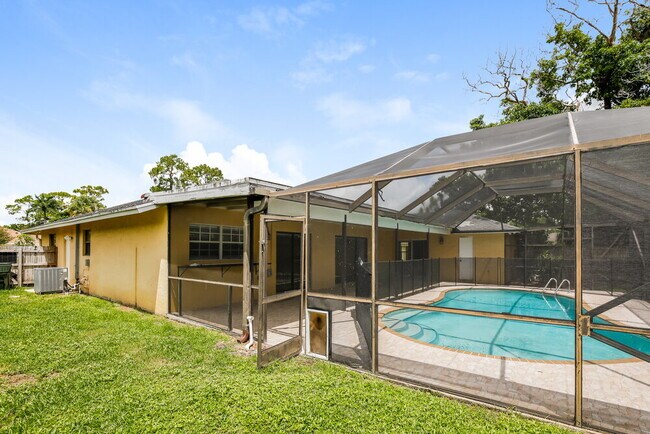 Building Photo - 13700 Exotica Ln