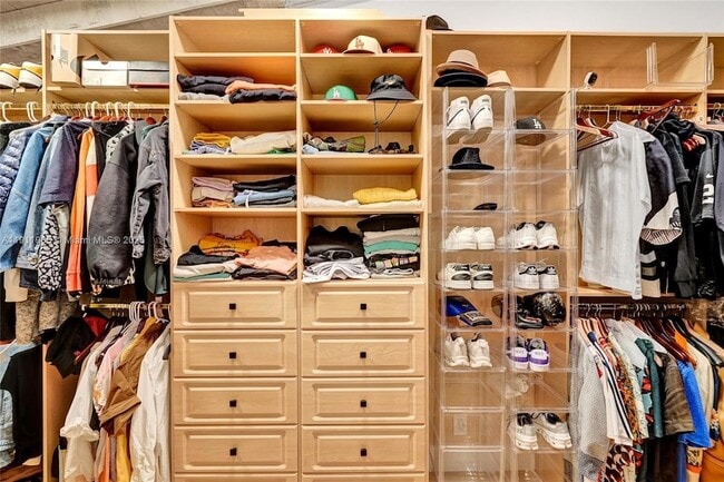 Building Photo - 1020 Bayberry Point Dr