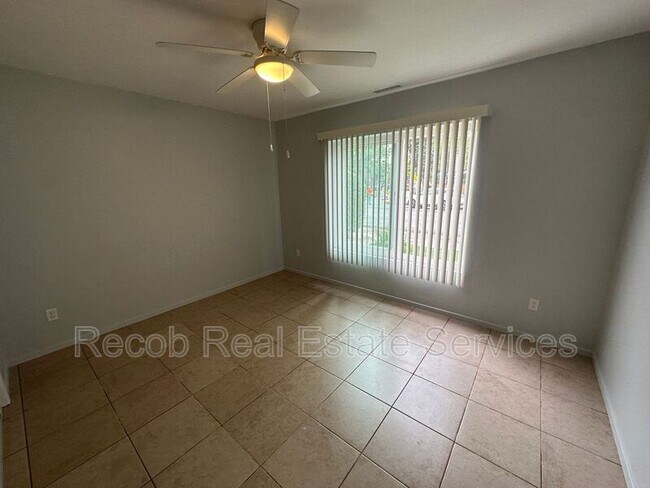 Building Photo - 4859 Campanile Dr