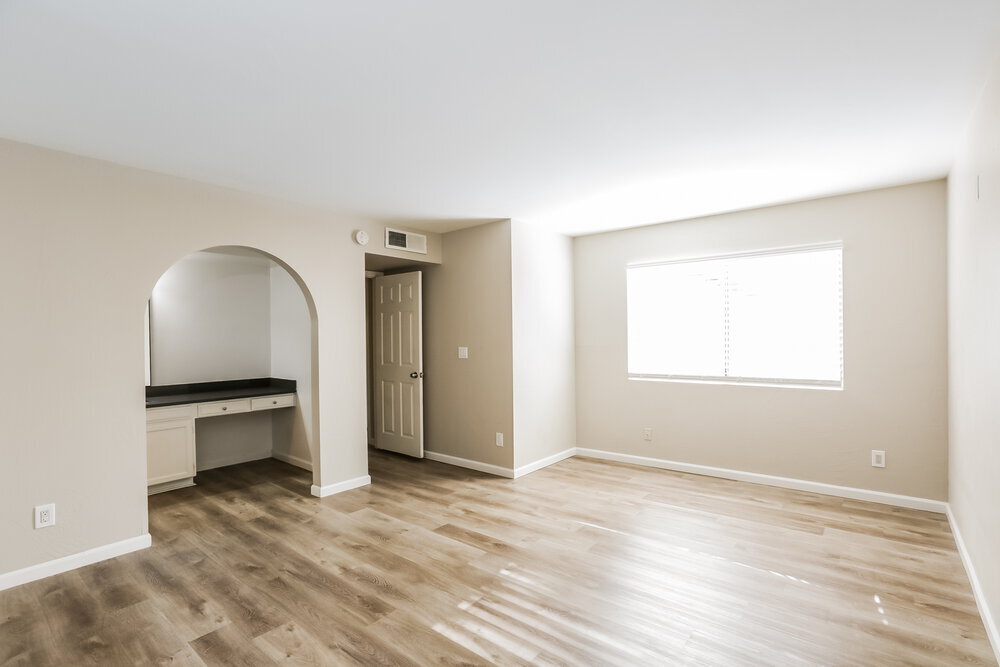 Building Photo - 2228 E Flossmoor Ave
