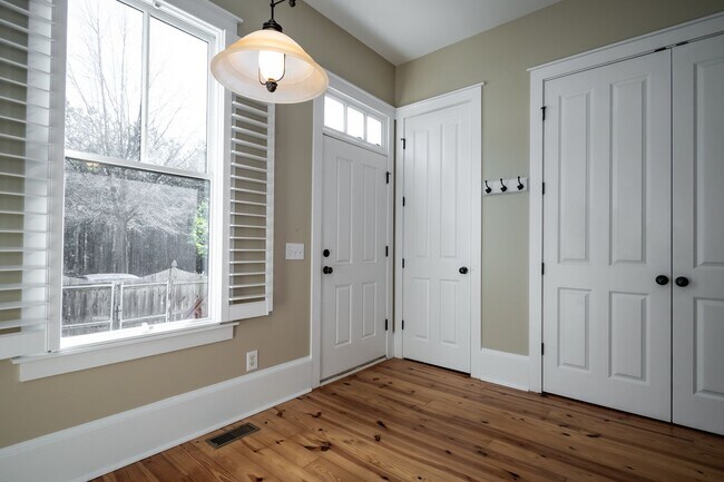 Building Photo - 83 Charter Oak Dr