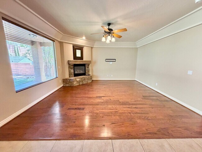 Building Photo - 2176 N Gunsight Dr