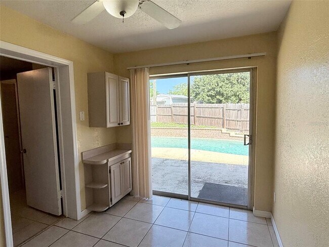 Building Photo - 1219 Julian Ln Dr