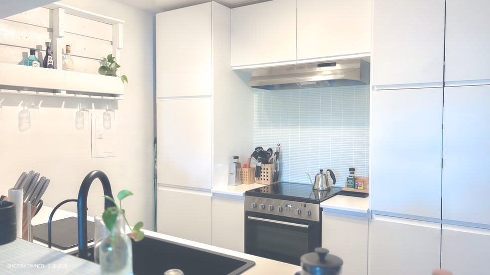 Building Photo - 5460 White Oak Ave