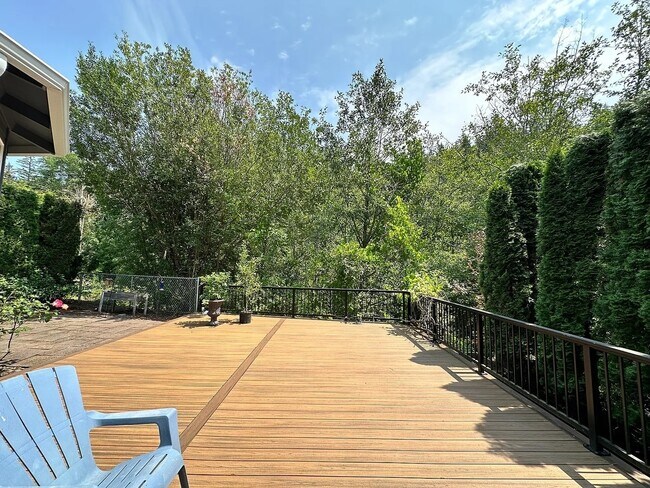 Building Photo - 5446 NW Bannister Dr