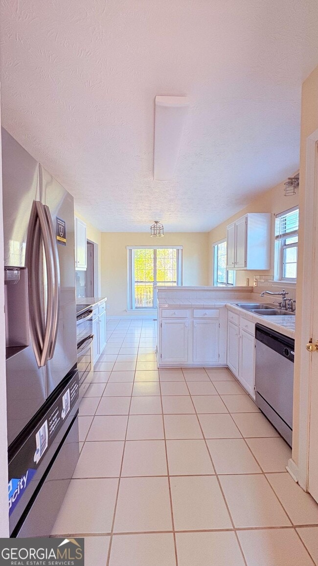 Building Photo - 221 Heathrow Dr