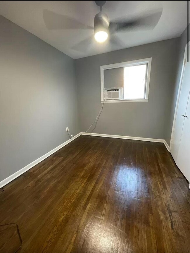 Building Photo - 727 Silver St