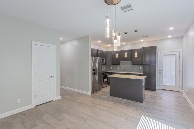 Building Photo - 15153 Method-