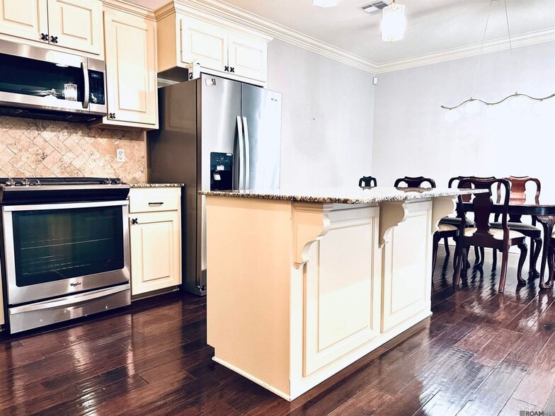 Building Photo - 747 Portula Ave