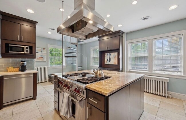 Building Photo - 1785 Dupont Ave S