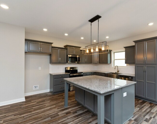 Kitchen - 1086 Spicer Dr