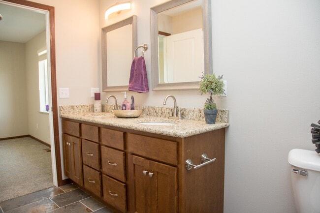 Building Photo - 6355 Pawnee Ln