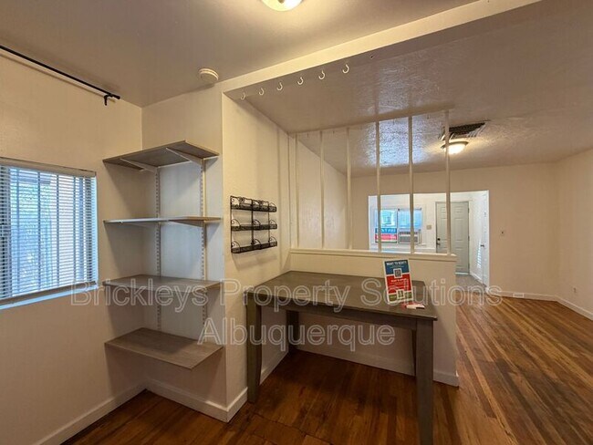 Building Photo - 313 Cornell Dr SE