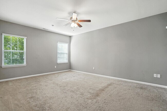 Building Photo - AVAILABLE NOW! GREAT HOME IN GARNER, NC.